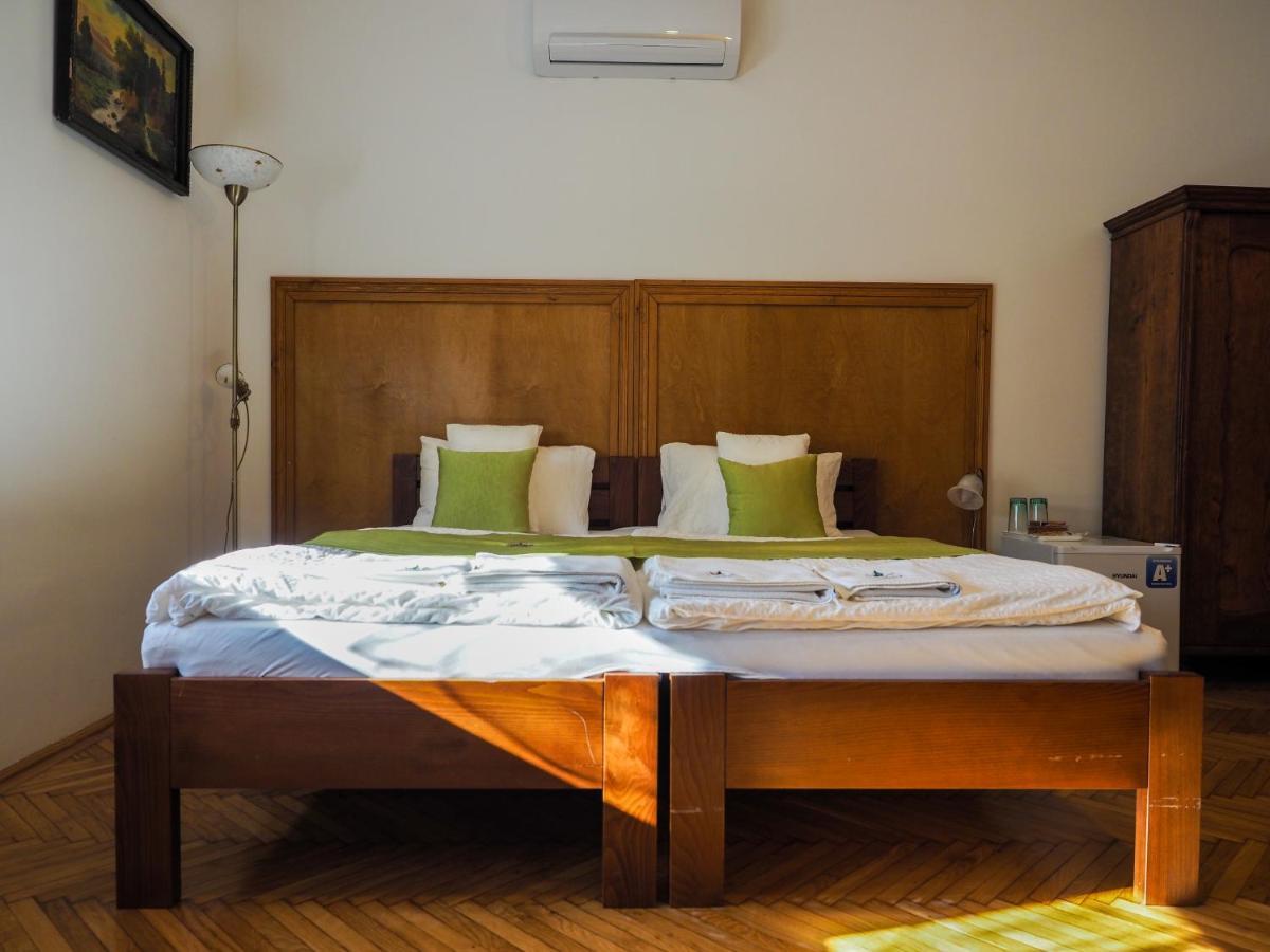 Mamutfenyo Panzio Bed & Breakfast Tata Dış mekan fotoğraf